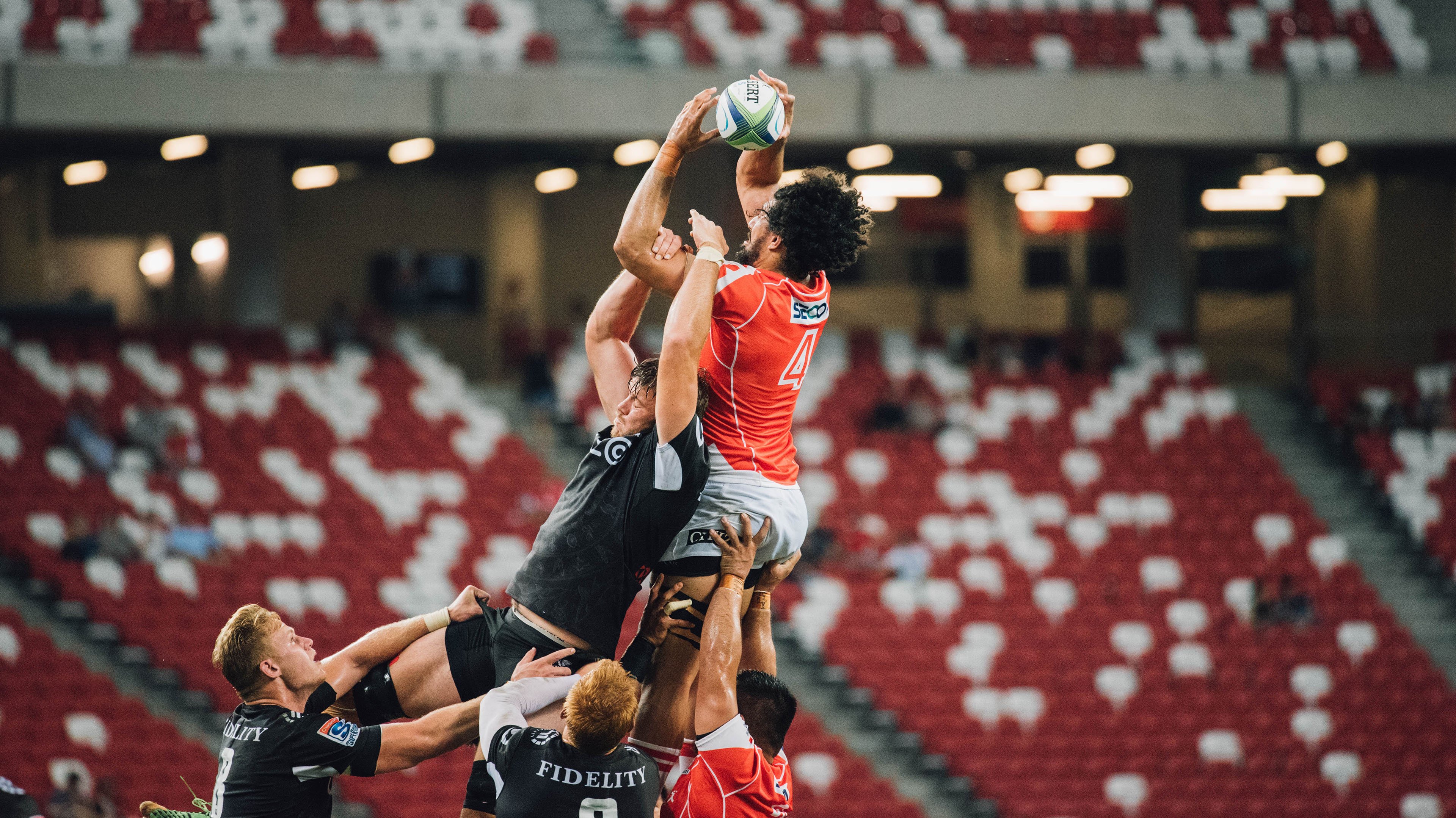 “武术对决:2025世界运动会高新体育中心武者斗志昂扬”